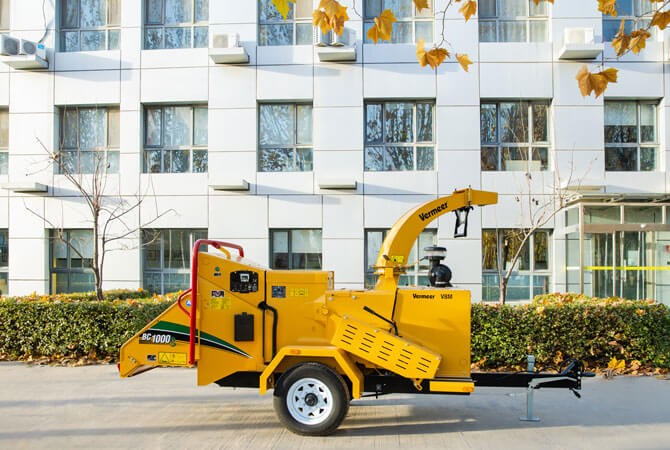 bc1000s-brush-chipper-by-vermeer
