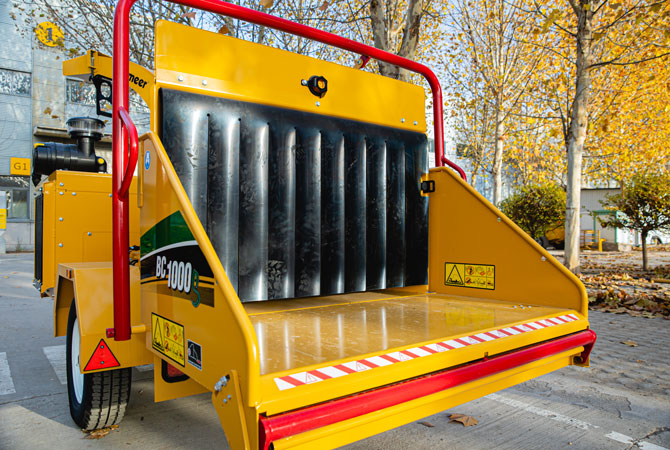 bc1000s-brush-chipper-large-feed-opening