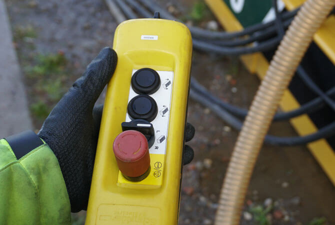 mr2000-mixer-reclaimer-remote-control
