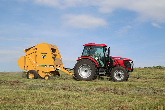 504r-signature-baler-in-action