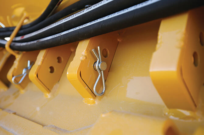 bale-processor-toolless-cut-control-bar-adjustment