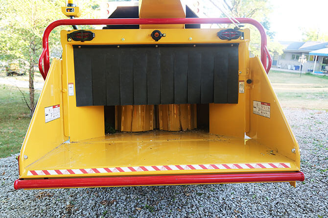 bc1800xl-brush-chipper-infeed