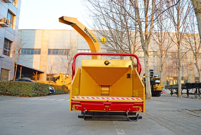bc700sv-brush-chipper-infeed-opening