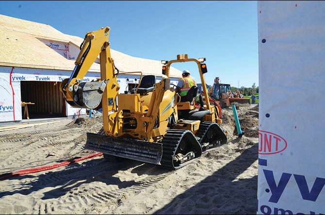rtx750-utility-trencher-on-jobsite