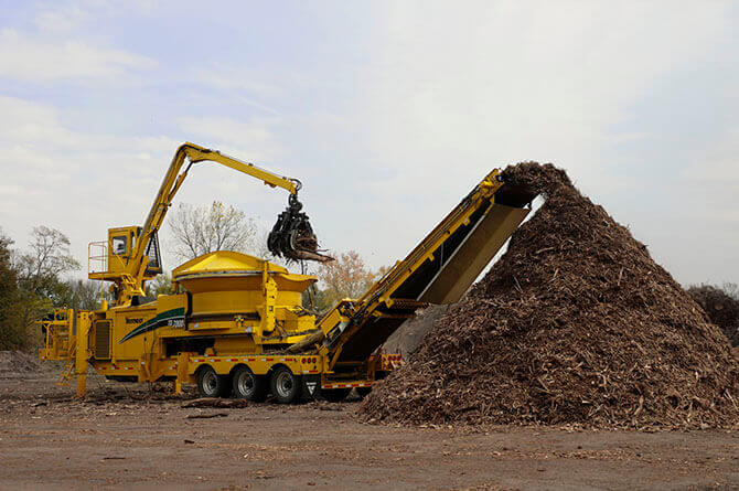 tg7000-tub-grinder-in-action