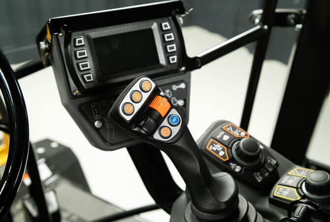 xts1250-utility-tractor-controls