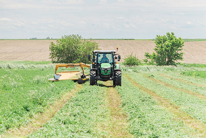 mc90-mower-conditioner-in-the-field